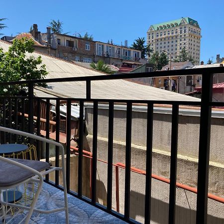 Barney'S Apartment Batumi Kültér fotó